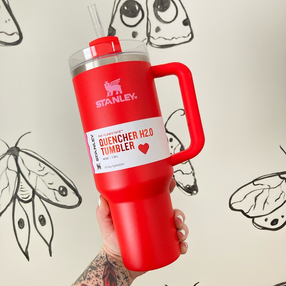 New STANLEY Valentine's Day Release! Quencher H2.0 Tumbler LE Target Red